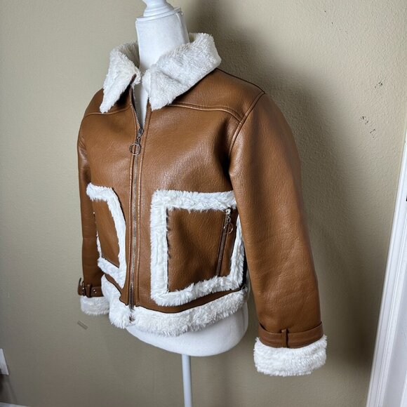 NASTY GAL Faux Leather & Faux Fur Cropped Jacker with Pockets Size 4 / Small - Picture 3 of 11